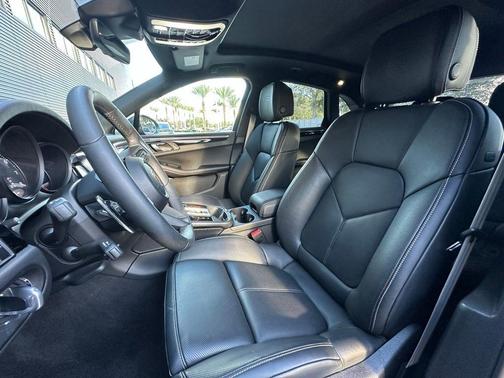 2025 Porsche Macan T