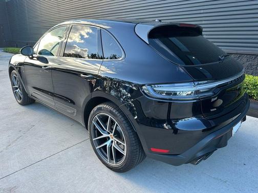 2025 Porsche Macan T