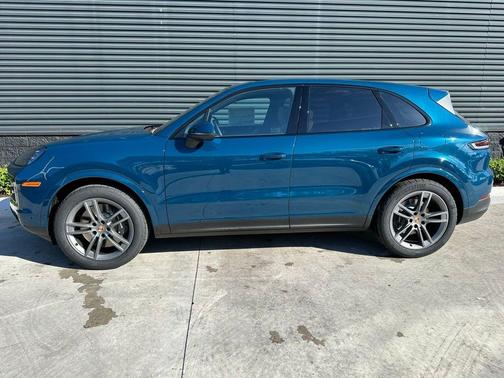 2025 Porsche Cayenne E-Hybrid AWD