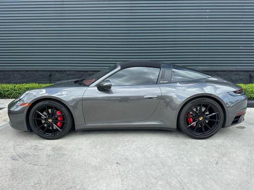 2022 Porsche 911 Targa 4S