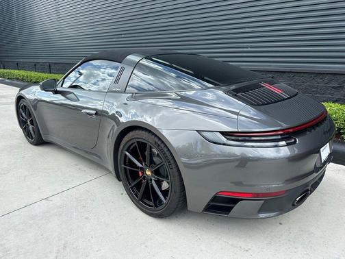 2022 Porsche 911 Targa 4S