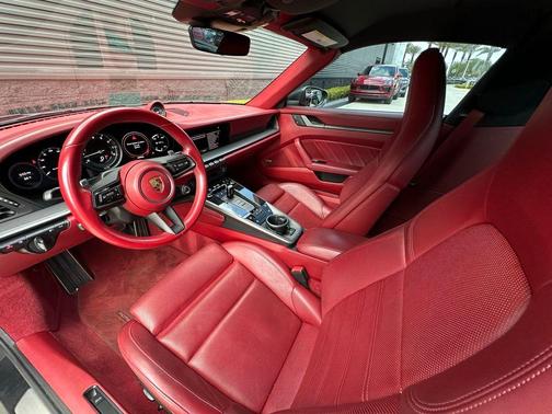 2022 Porsche 911 Targa 4S