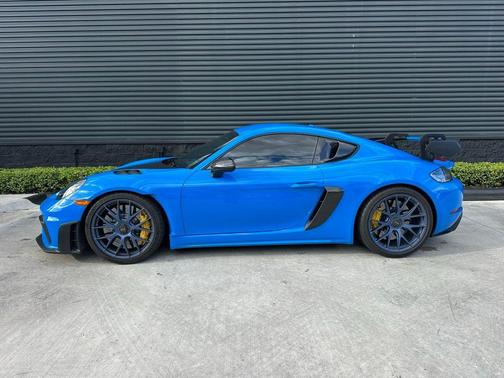 2025 Porsche 718 Cayman GT4 RS