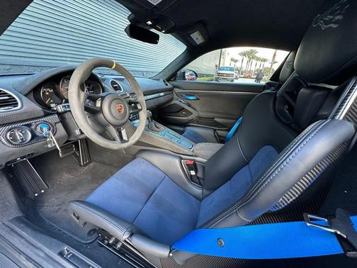 2025 Porsche 718 Cayman GT4 RS