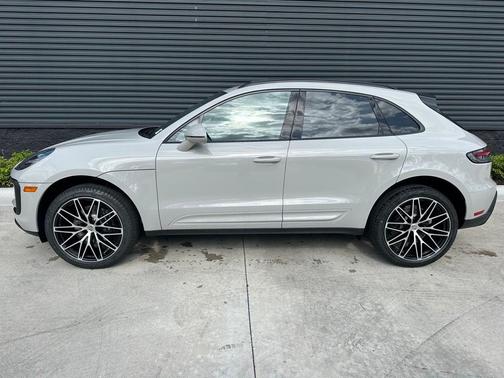 2025 Porsche Macan
