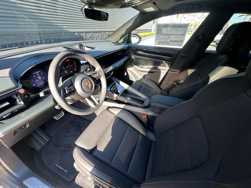 2026 Porsche Macan 4S