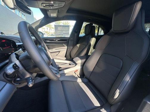 2026 Porsche Macan 4S