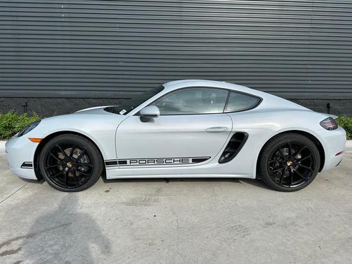 2025 Porsche 718 Cayman Style Edition