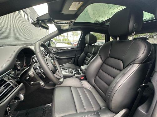 Volcano Gray Metallic 2026 Porsche Macan