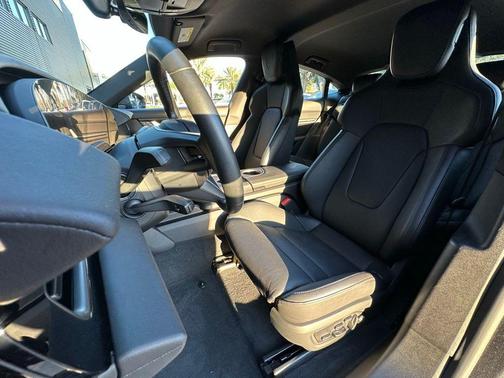 2025 Porsche Taycan Base