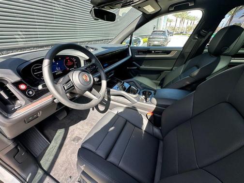 2026 Porsche Cayenne AWD