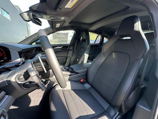 2026 Porsche Panamera Base