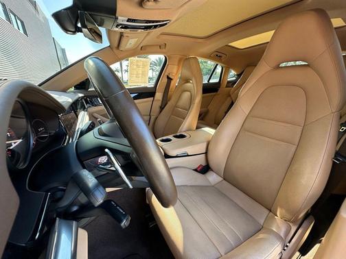 2022 Porsche Panamera
