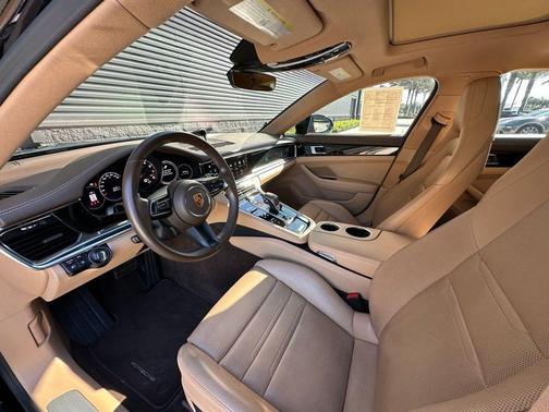 2022 Porsche Panamera