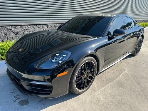 2022 Porsche Panamera