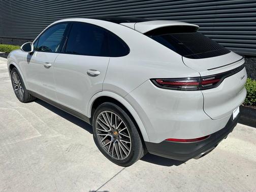 Chalk 2021 Porsche Cayenne AWD