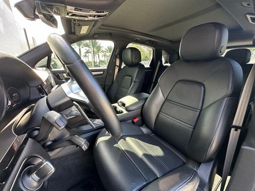 2023 Porsche Cayenne S