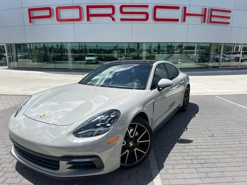 2018 Porsche Panamera Base