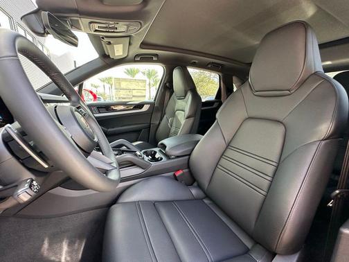 2026 Porsche Cayenne Base