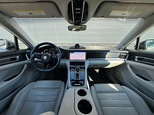 2023 Porsche Panamera Platinum Edition