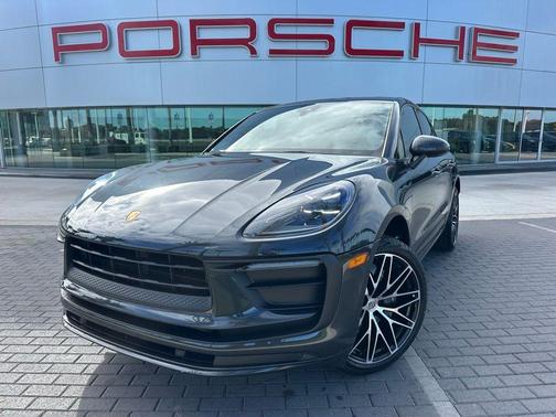 2022 Porsche Macan Base