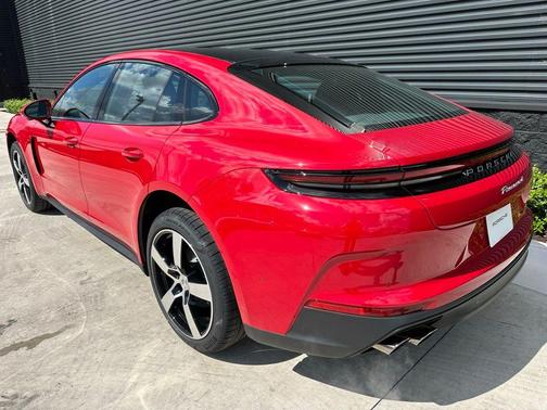 2025 Porsche Panamera Base