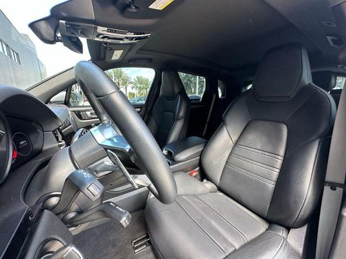 2023 Porsche Cayenne S