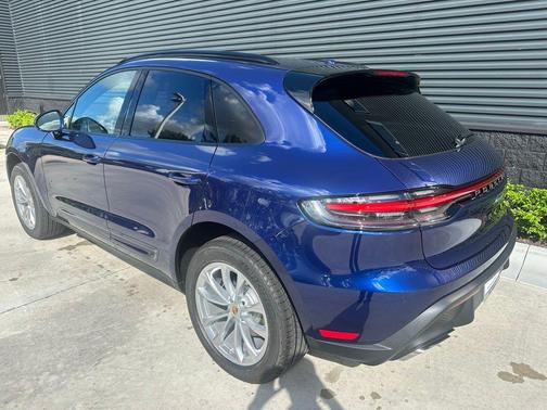 2025 Porsche Macan