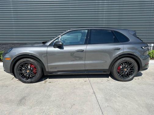 2025 Porsche Cayenne GTS