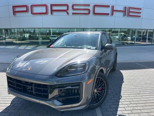2025 Porsche Cayenne GTS