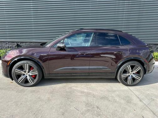 2024 Porsche Macan Electric Turbo