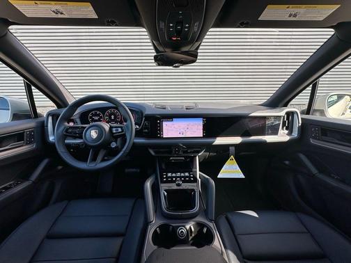 Cashmere Beige Metallic 2026 Porsche Cayenne Base