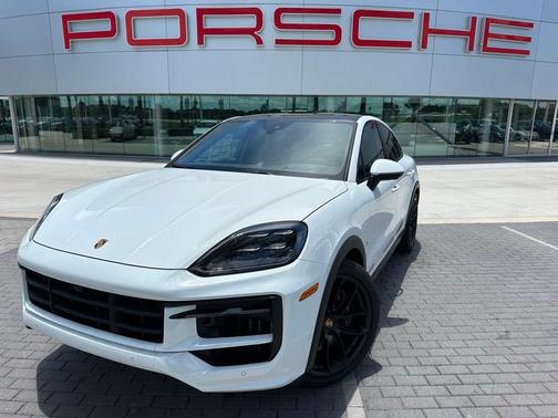 2025 Porsche Cayenne GTS