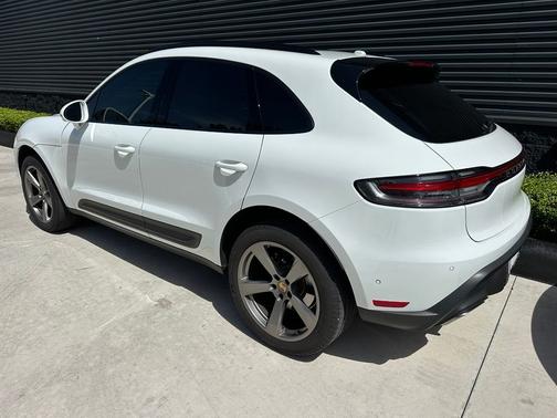 White 2024 Porsche Macan