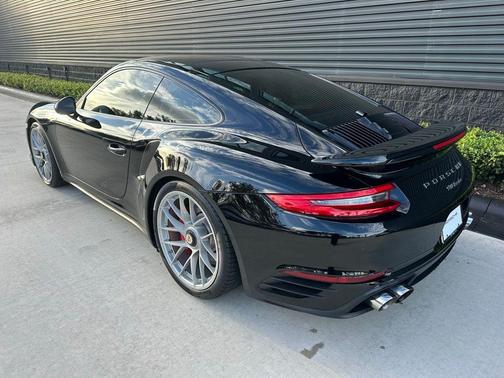 2017 Porsche 911 Turbo