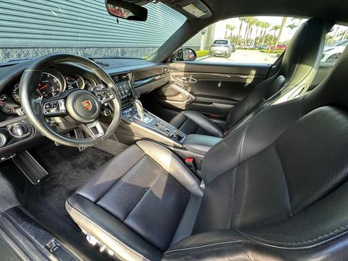 2017 Porsche 911 Turbo