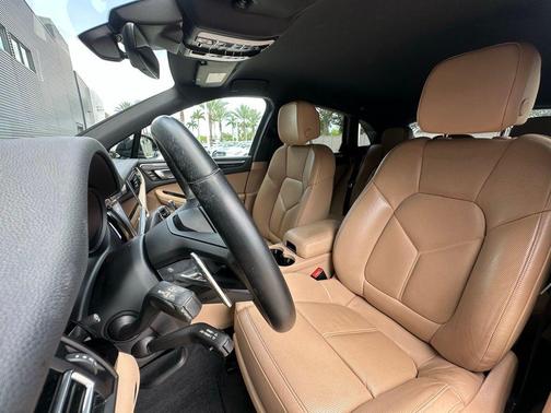 2023 Porsche Macan S