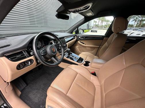 2023 Porsche Macan S
