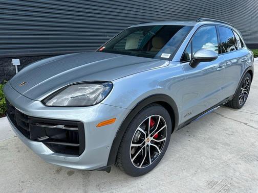 2025 Porsche Cayenne GTS