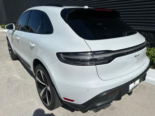 2024 Porsche Macan Base (PDK)