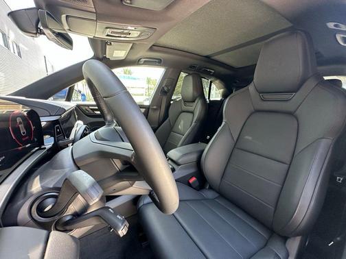 2025 Porsche Macan 4S
