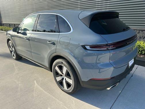 2026 Porsche Cayenne AWD