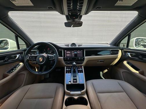 2023 Porsche Macan T