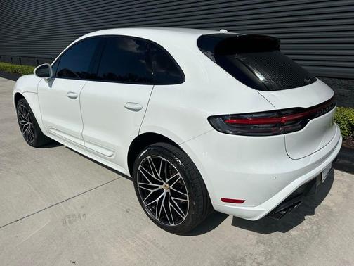 2023 Porsche Macan T