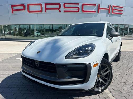 Carrara White Metallic 2026 Porsche Macan Base