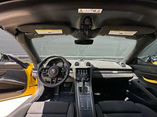 2024 Porsche 718 Spyder RS