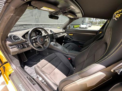 2024 Porsche 718 Spyder RS