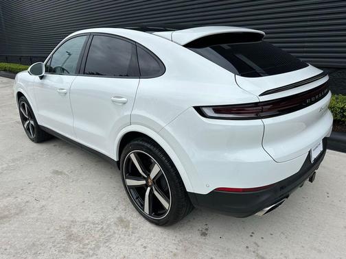 2026 Porsche Cayenne AWD