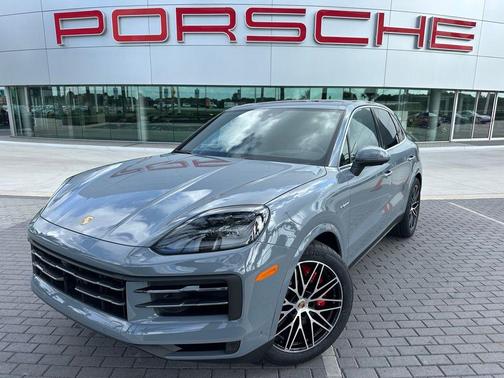 2025 Porsche Cayenne S