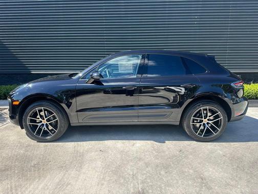 2026 Porsche Macan Base